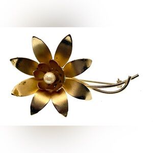 3 for $30 Vintage Gold Tone Floral Flower Brooch Pin Faux Pearl Center MCM